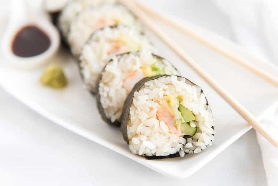 https://www.blessthismessplease.com/wp-content/uploads/2011/01/how-to-make-shrimp-sushi-at-home-10-of-10.jpg