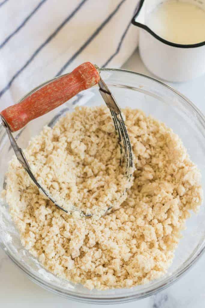 Simple Pie Crust (made with shortening and butter) — Bless this Mess