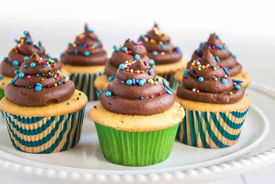 Classic Chocolate Buttercream Icing For Cupcakes - Easy Frosting Recipe