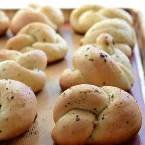 Buttery Garlic Knots 11 Other Thanksgiving Sides Garlic Knots Recipe