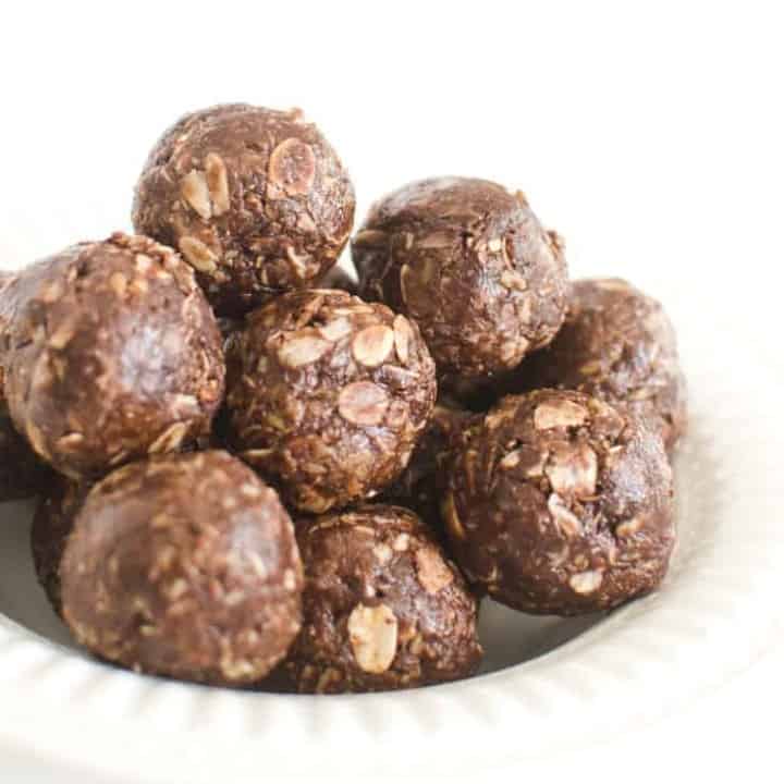 Easy Chocolate Peanut Butter Energy Balls | Best No Bake Snack Recipe