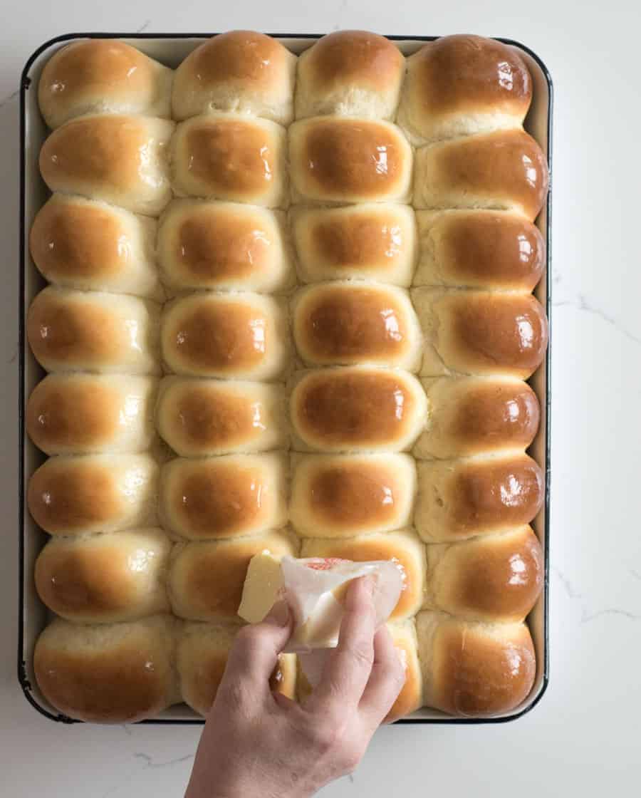 The BEST Dinner Rolls - Mom On Timeout