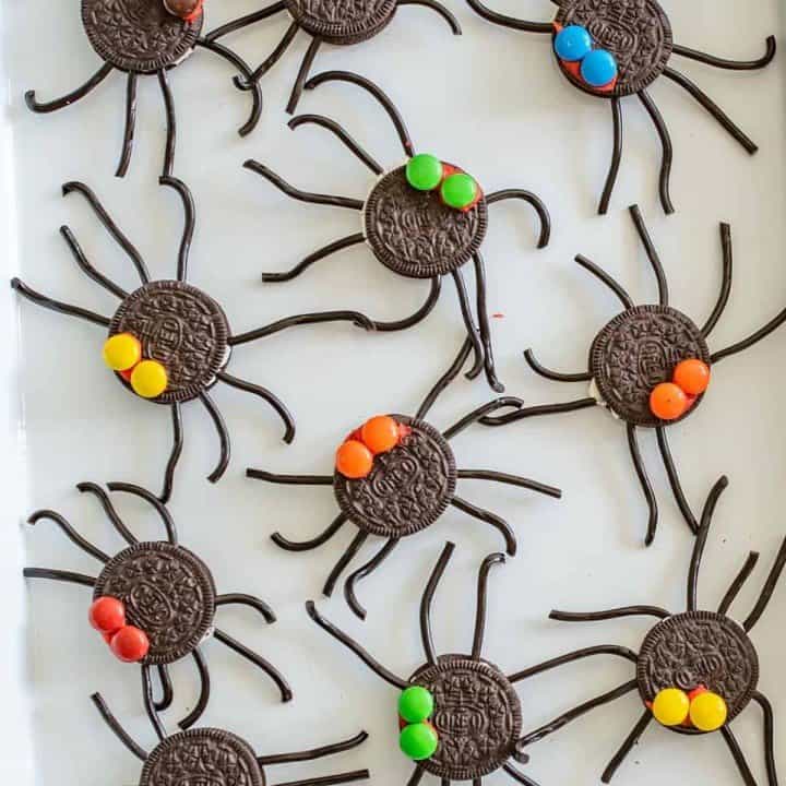 Oreo Spider Halloween Snack | Easy Halloween Treats & Party Food Idea!