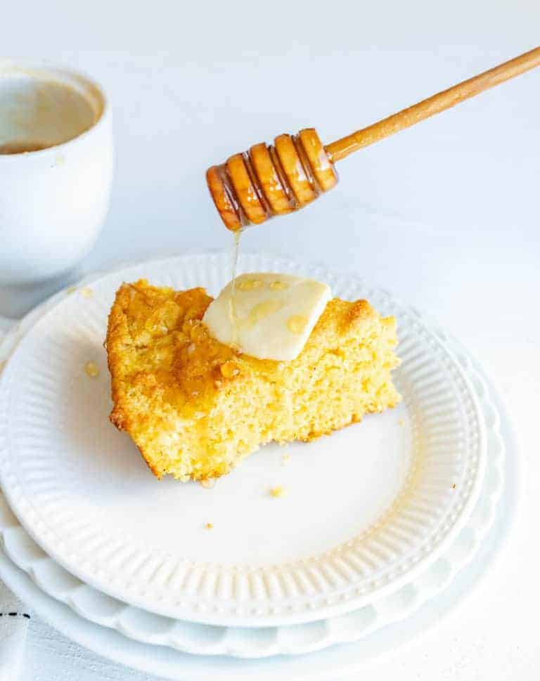 Old Fashioned Skillet Cornbread | Buttermilk Cornbread Recipe