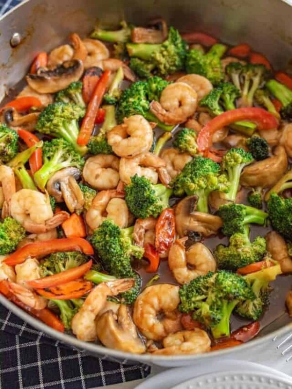 easy shrimp stir fry with broccoli and peppers