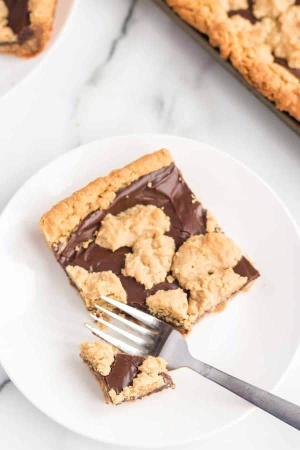 Peanut Butter Oatmeal Cookie Bar Recipe | A Simple 30 Minute Dessert