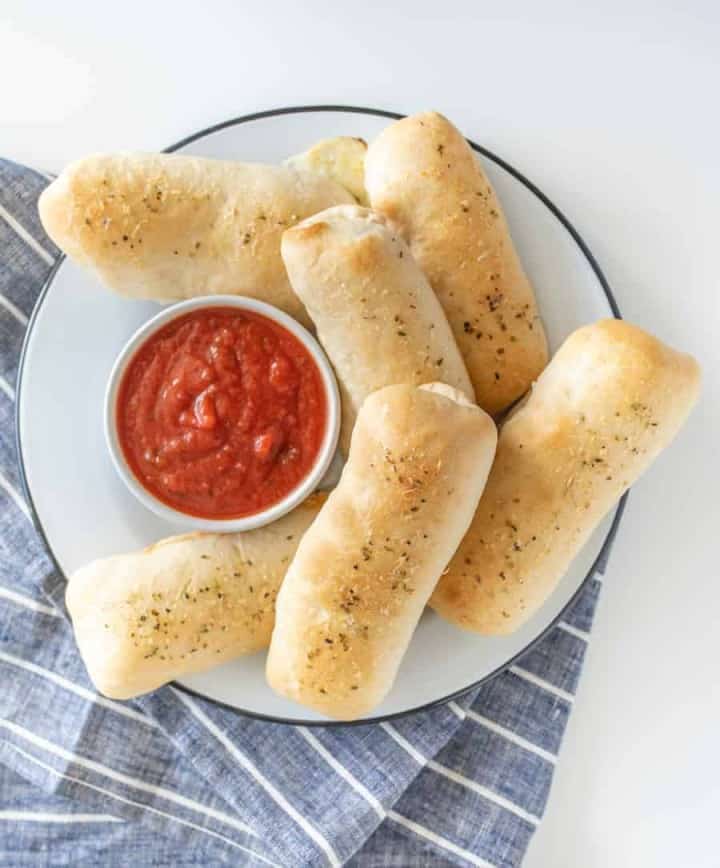 Pepperoni Pizza Sticks | Homemade Pizza Recipe and Low Calorie Snack