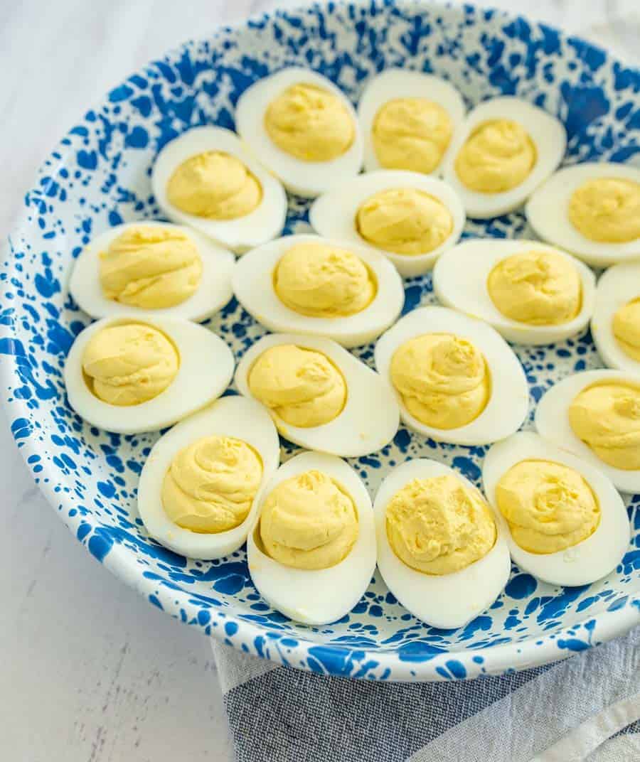How to Make Your Own Deviled Egg Carrier in Five Minutes - Real Life Dinner
