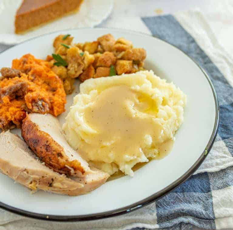 Easy Homemade Turkey Gravy — Bless this Mess