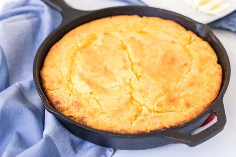 Old Fashioned Skillet Cornbread | Buttermilk Cornbread Recipe