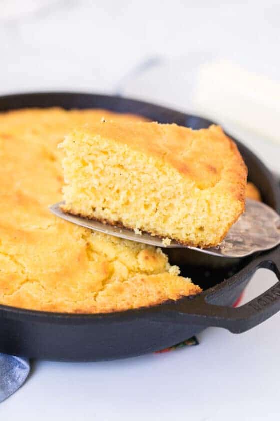 Old Fashioned Skillet Cornbread | Buttermilk Cornbread Recipe