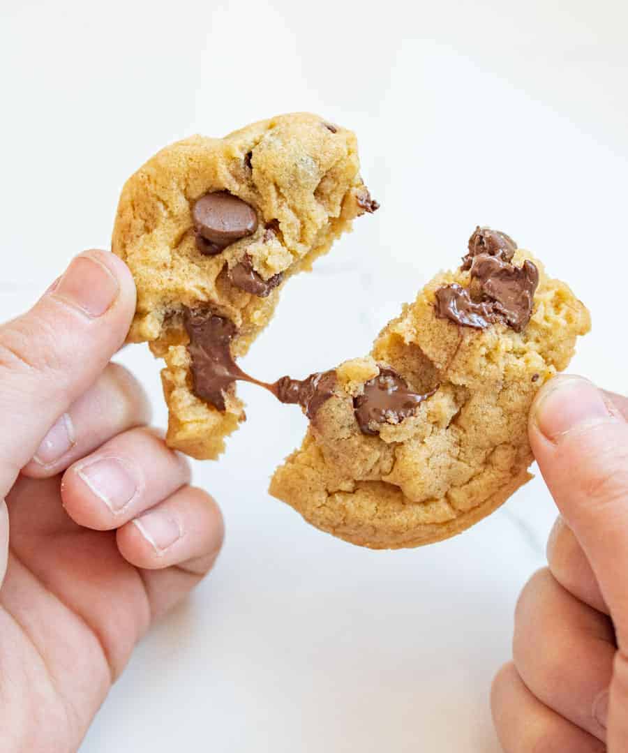 Giant Chocolate Chip Cookie - Bakes and Blunders