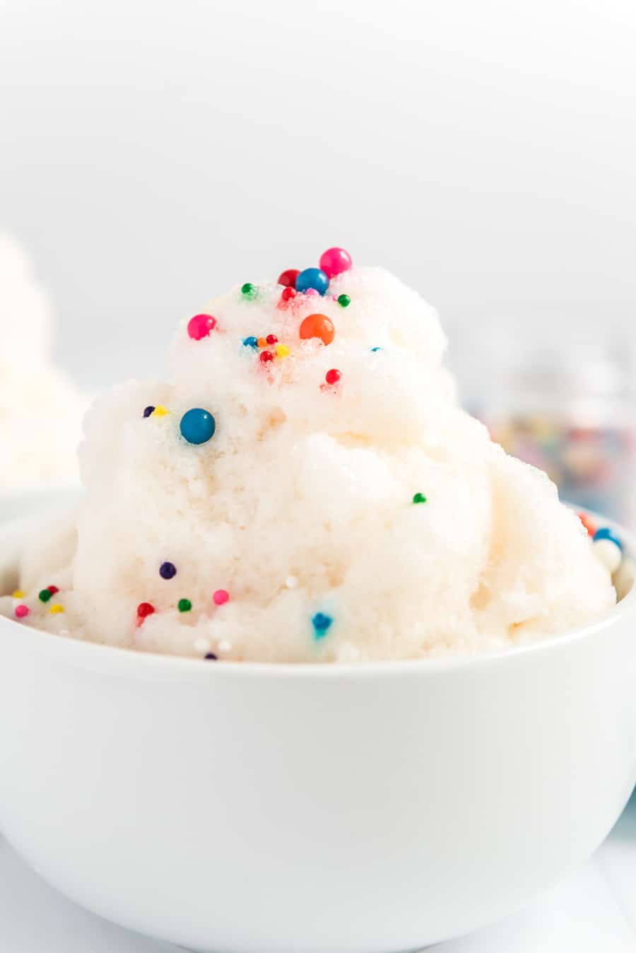 https://www.blessthismessplease.com/wp-content/uploads/2020/02/quick-and-easy-snow-ice-cream-16.jpg