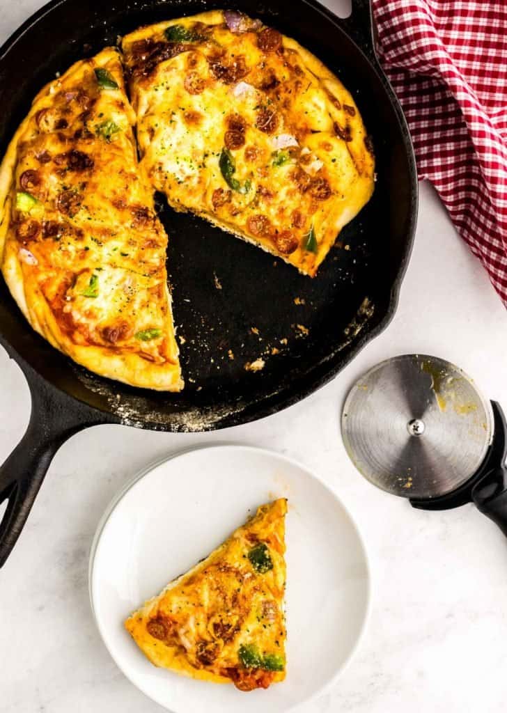 Easy Skillet Pizza Recipe | The Best Crispy Cast Iron Skillet Pizza