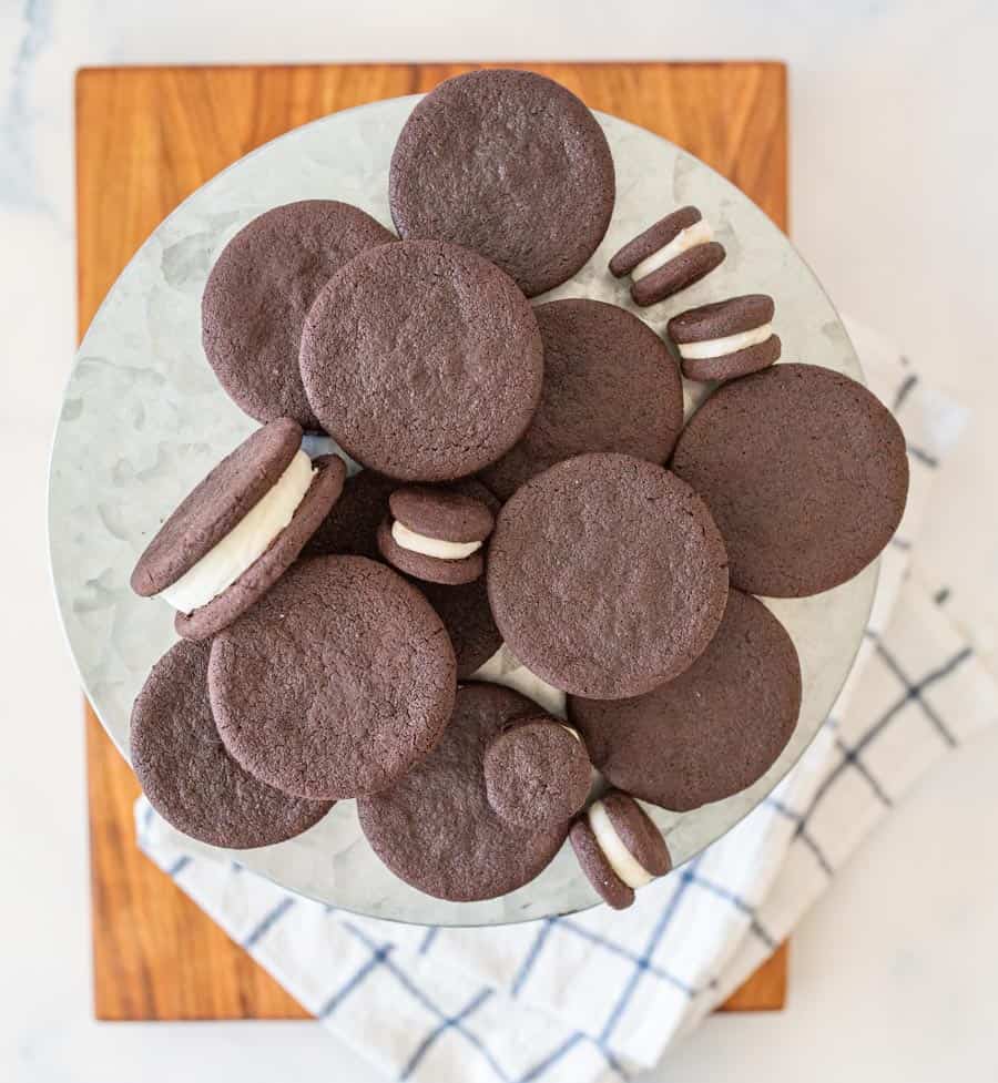 top view of a plate of homemade oreos.