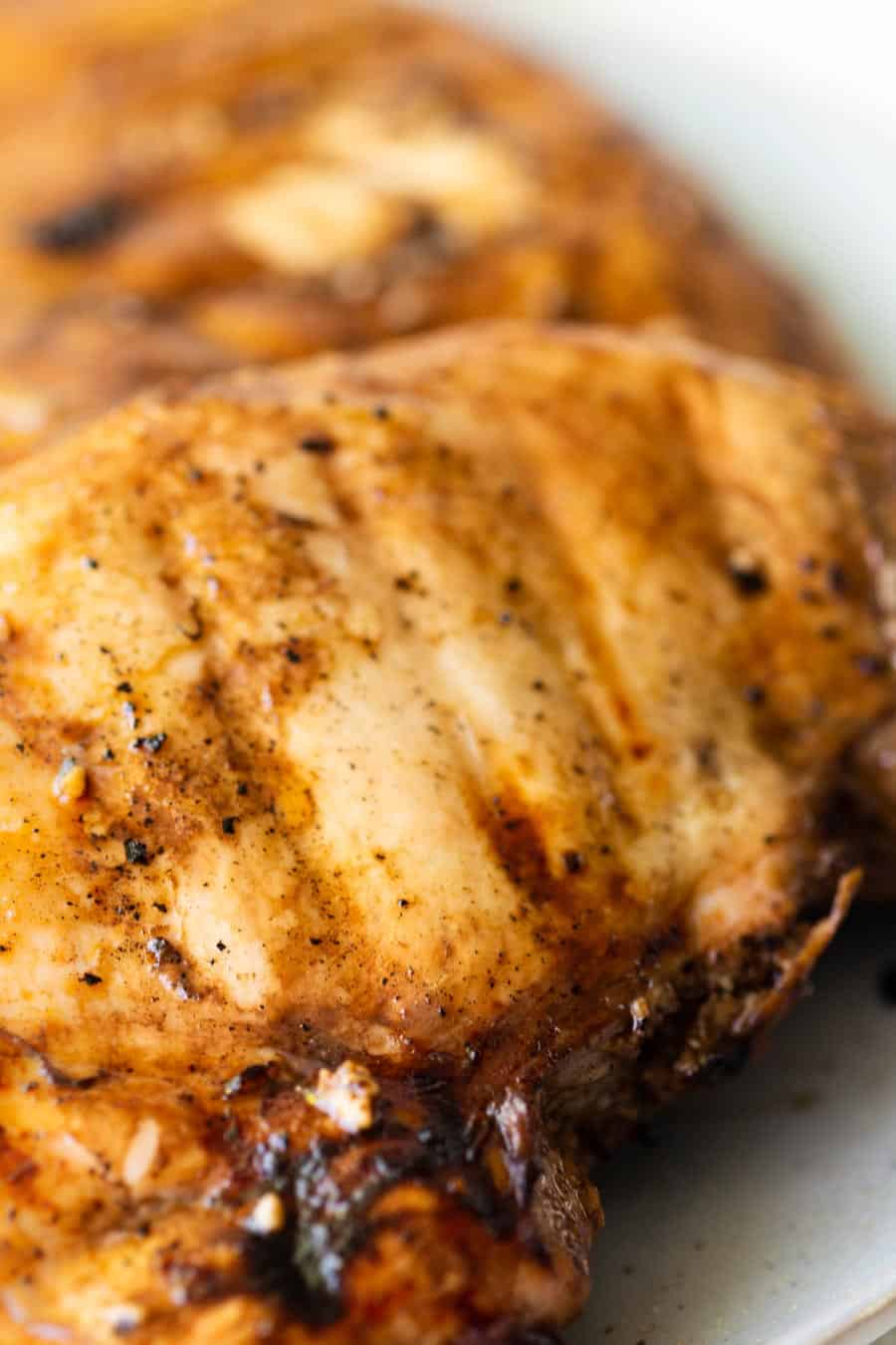close up of balsamic chicken.