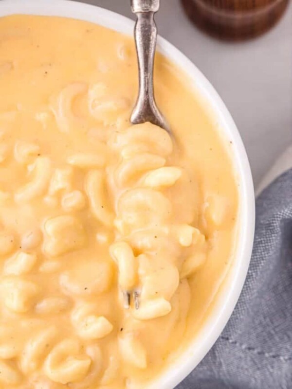 bowl of crock pot mac and cheese