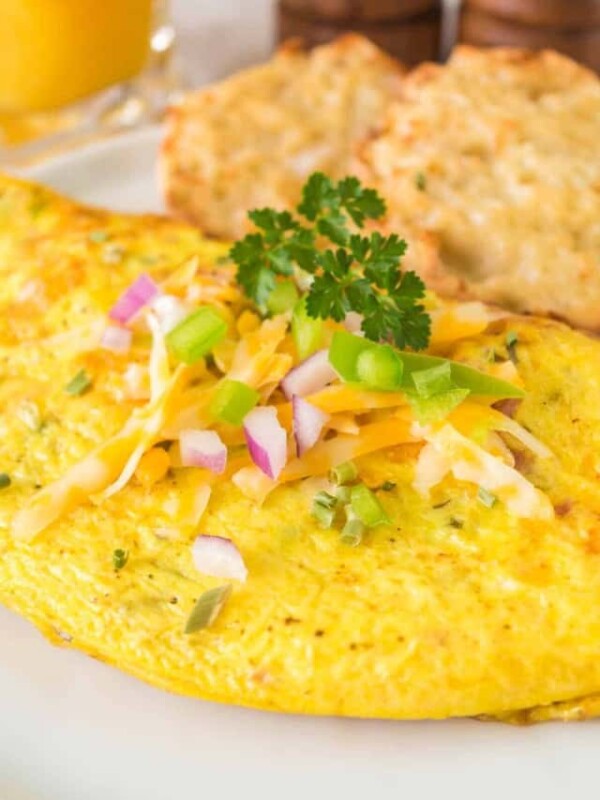 cooked denier omelet served with toast