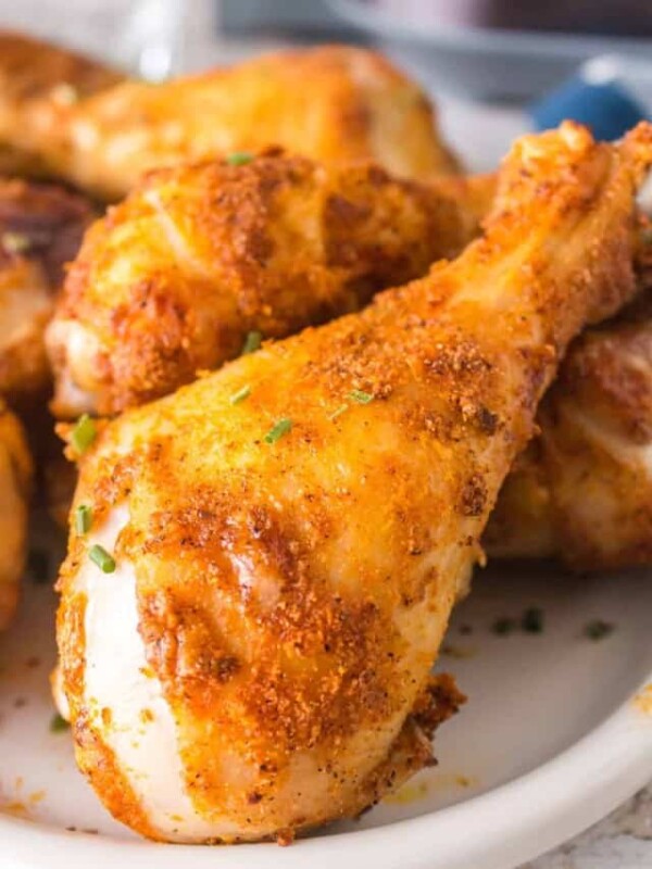 golden crisp air fried chicken drumsticks close up