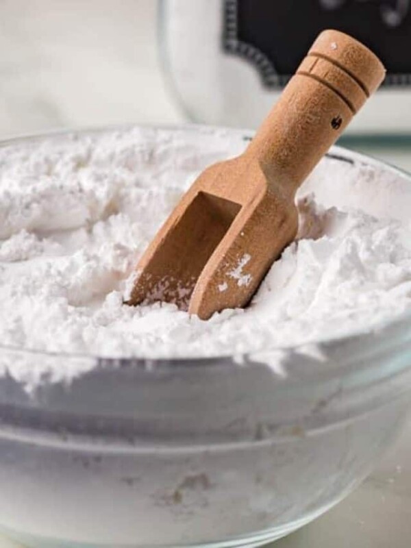 how to make powdered sugar with sugar on the table and in a bowl