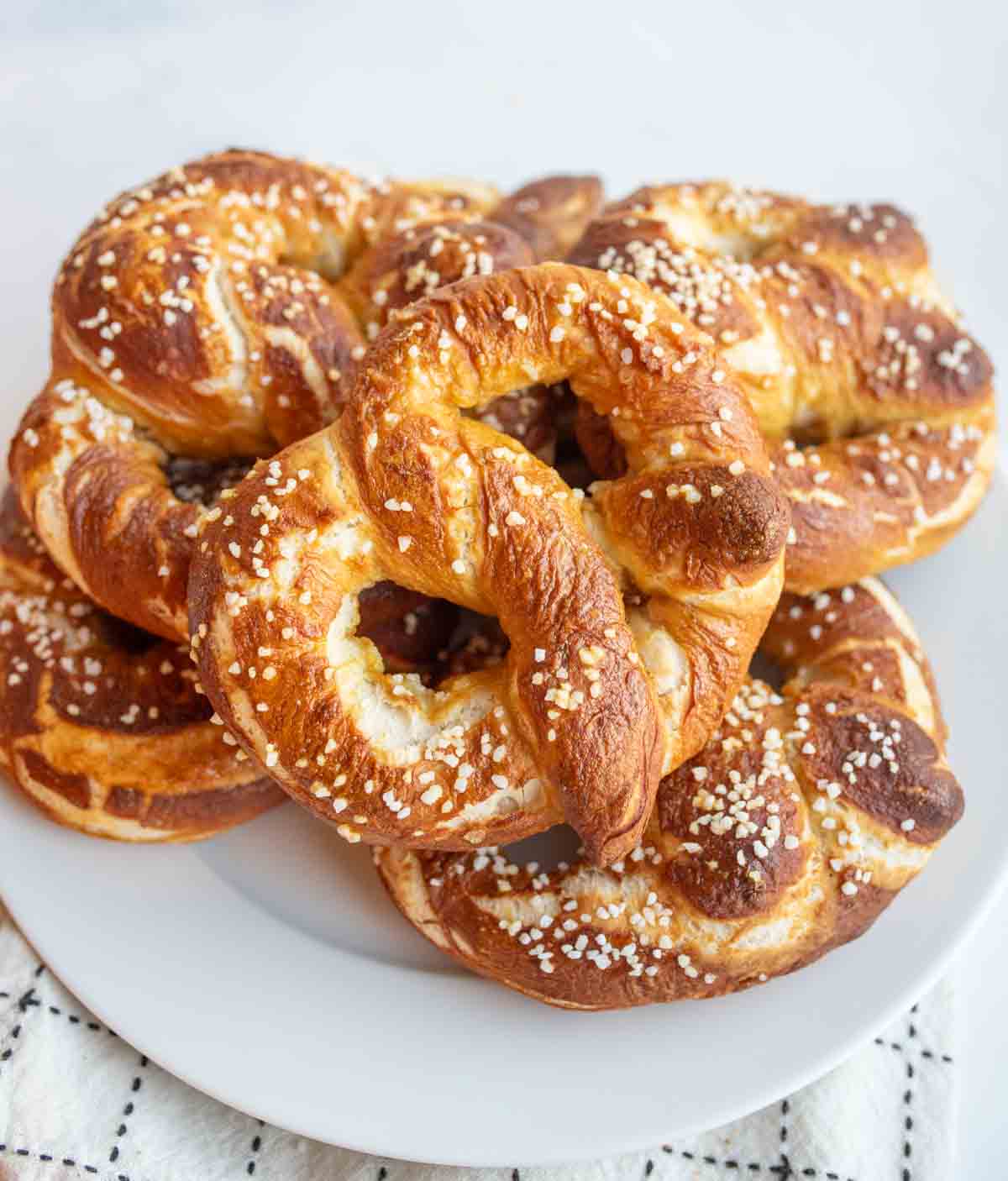 https://www.blessthismessplease.com/wp-content/uploads/2023/07/homemade-soft-pretzels-7-of-7.jpg