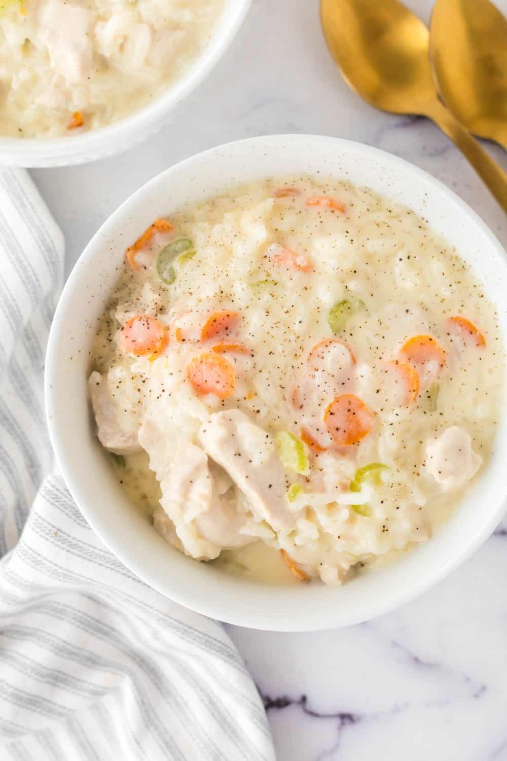 https://www.blessthismessplease.com/wp-content/uploads/2023/08/chicken-rice-soup-recipe-11-of-18.jpg