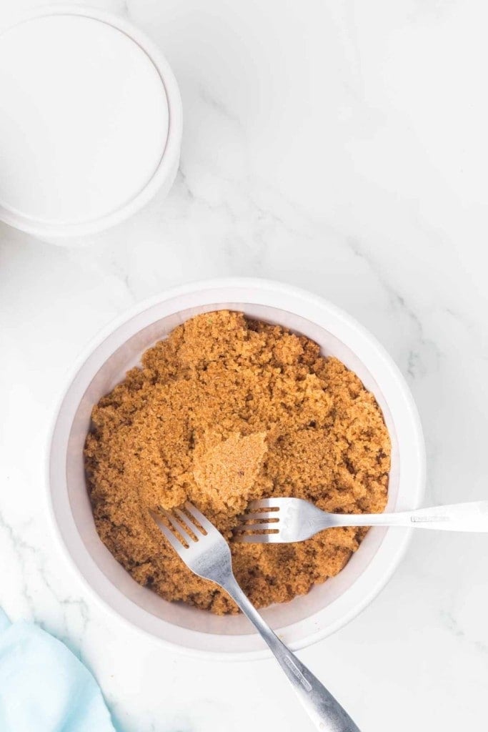 Softening Brown Sugar - 6 Easy Ways to Soften Hard Brown Sugar